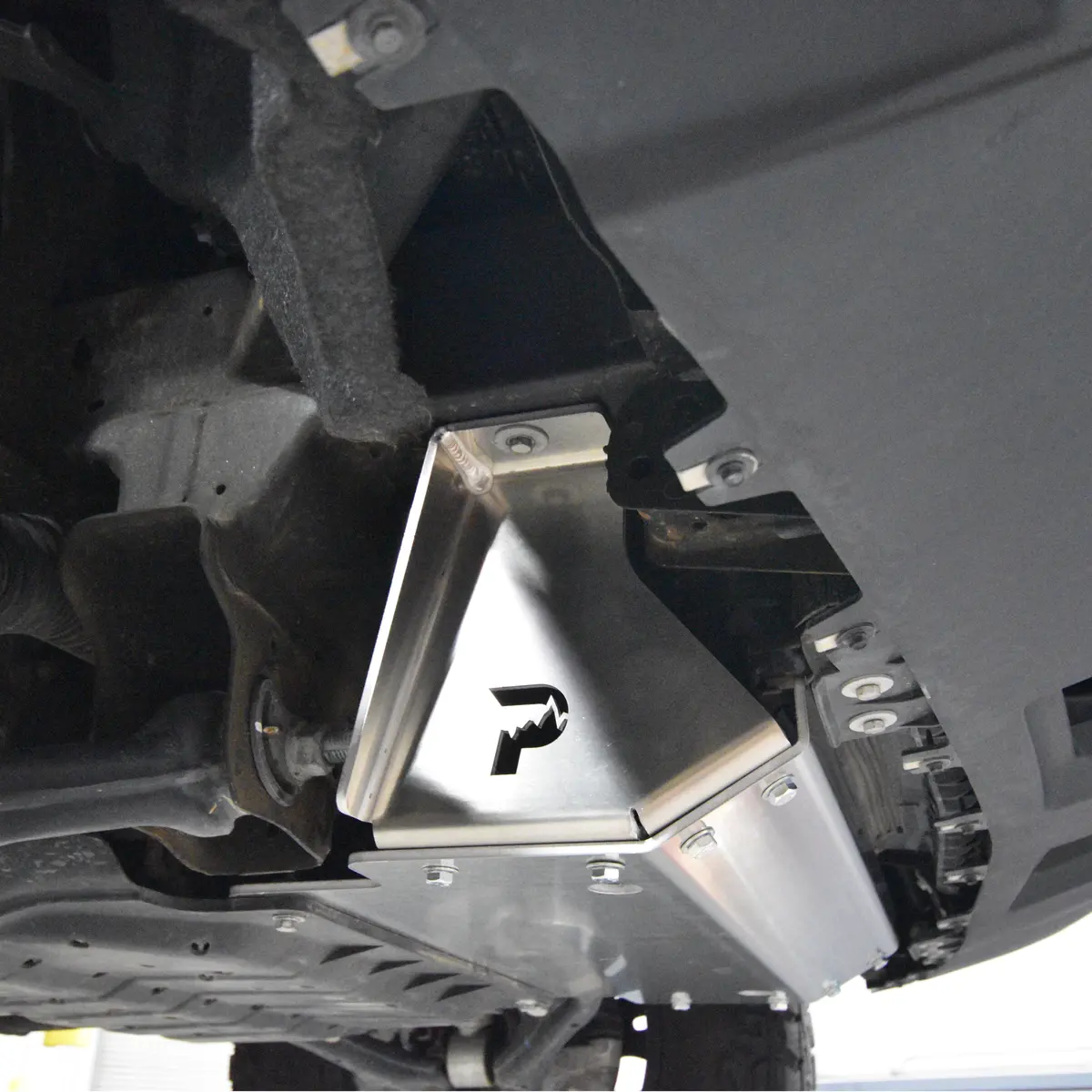 Pinnacle Off Road Intercooler Skid Plate, 2020-2024 Lm2/Lz0 1