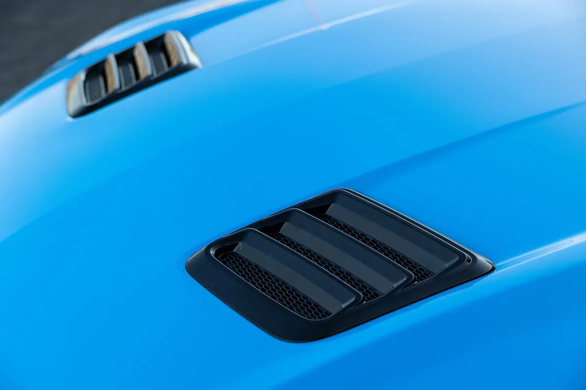 2018-2023 Mustang Hood Heat Extractors - Gloss Black 1
