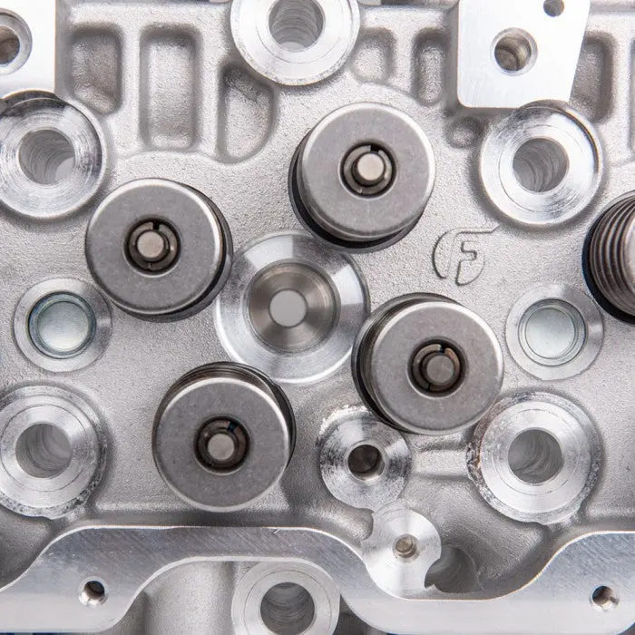 Fleece Performance Passenger Side Cupless Cylinder Head, 2001-2004 Lb7 2