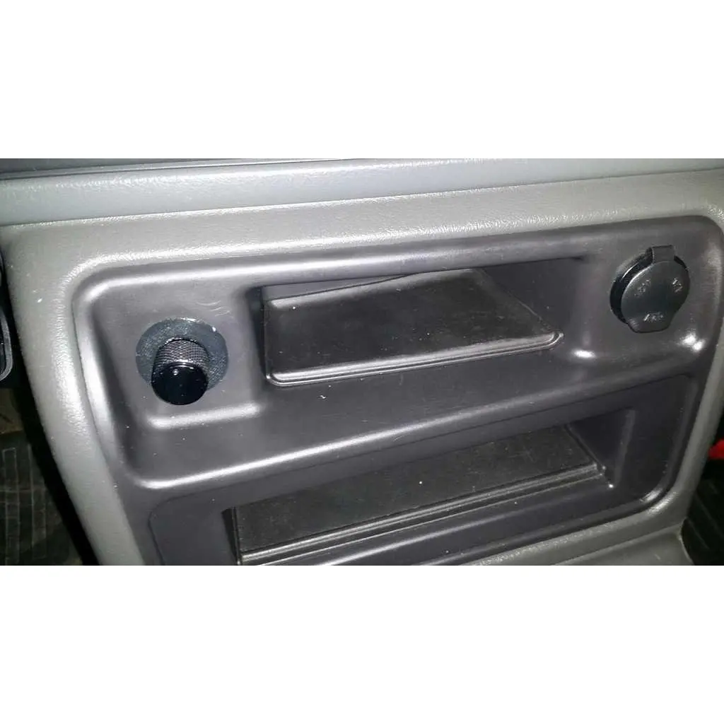 Longhorn Fab Dsp5 Cigarette Lighter Mount, 2001-2007 Lb7/Lly/Lbz 1