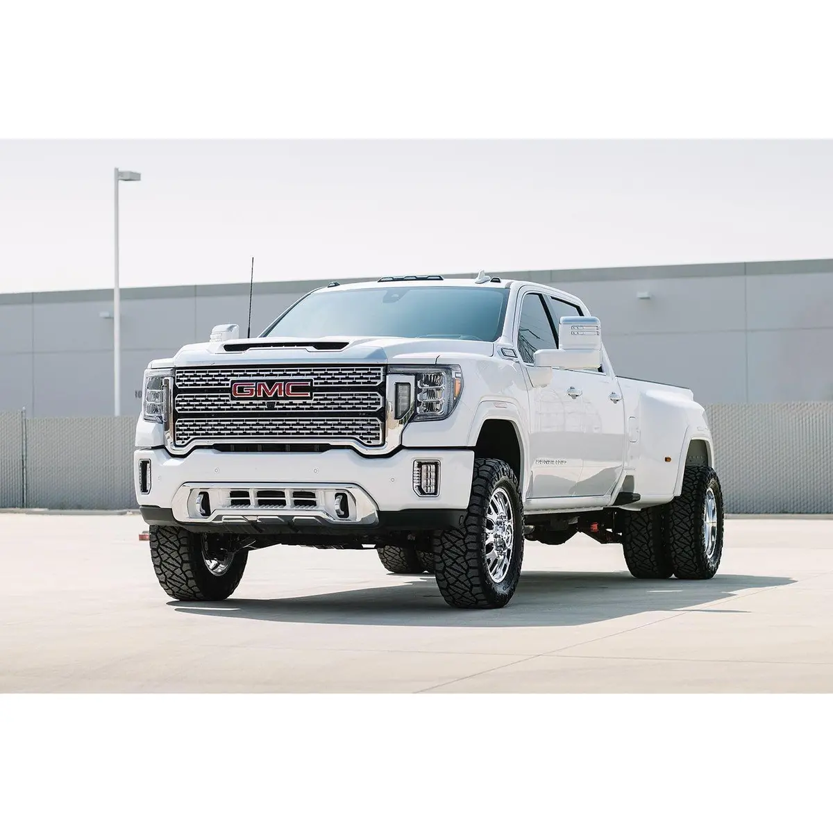 Cognito 3" Elite Leveling Kit W/Fox 2.5 Reservoir Shocks, 2020-2025 L5p 2