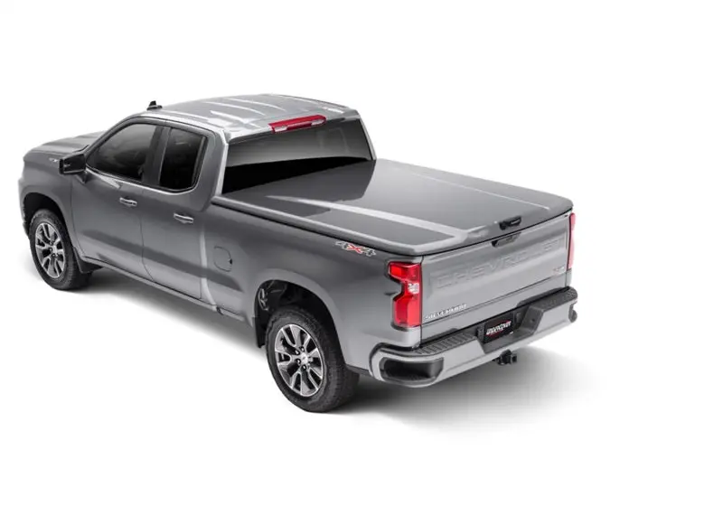 Undercover Elite Lx Hard Tonneau Cover – Silver Ice Finish For 2019–2020 Gmc Sierra 1500 (Excludes Multipro Tailgate Models) 1