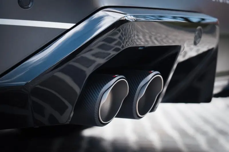 Akrapovic Carbon Fiber Round Tailpipe Set For 2024+ Bmw M5 (G90 & G99 Models) 1